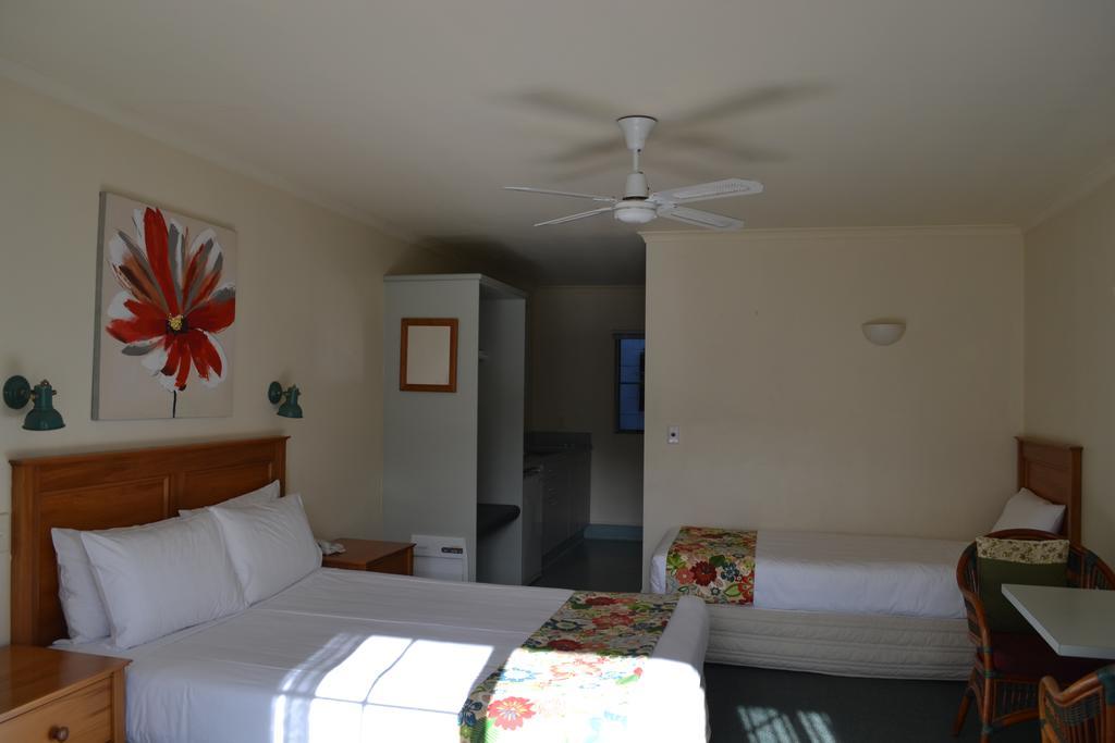 Colonial Lodge Motel Lago Lago Taupo Exterior foto